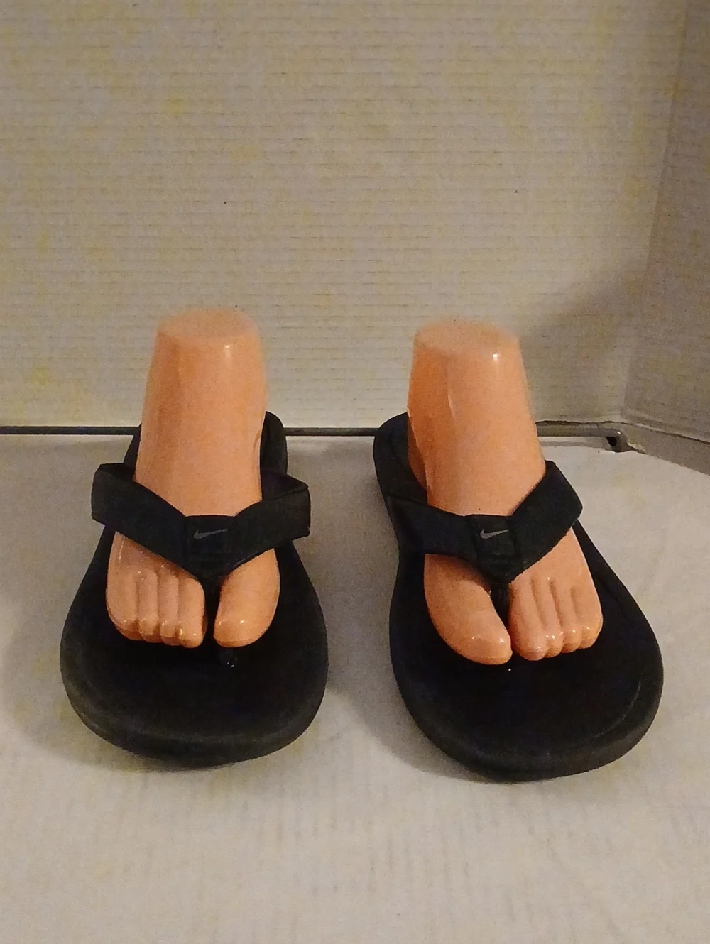 Nike Black Leather Thong Sandals